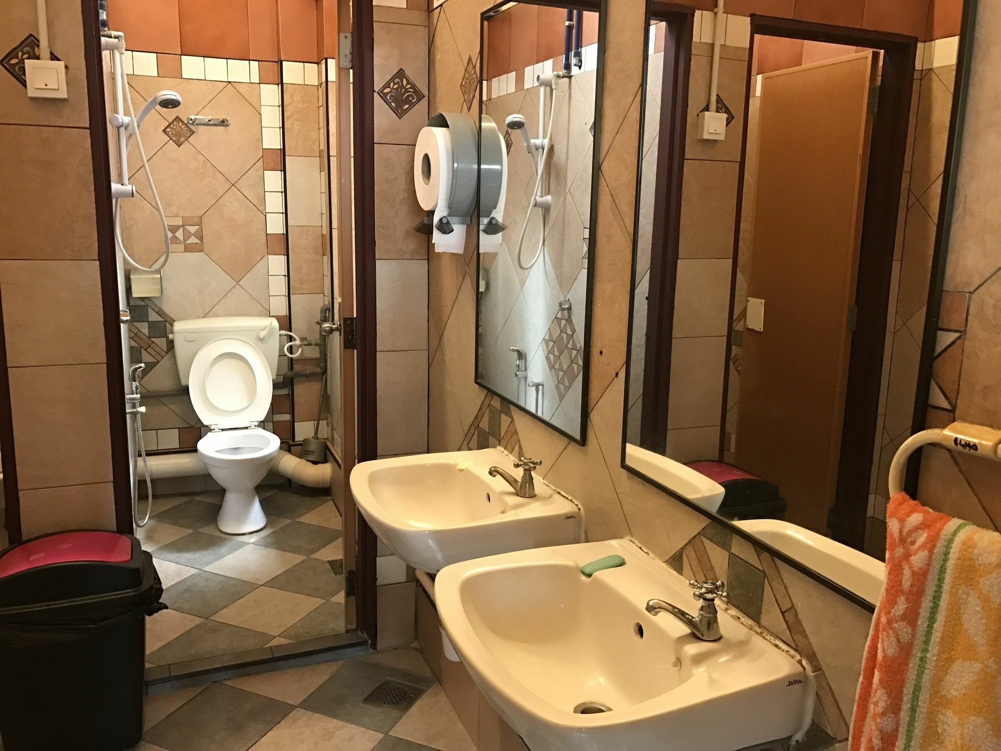 Grocer'S Inn Backpackers Guesthouse Kuala Lumpur Eksteriør billede